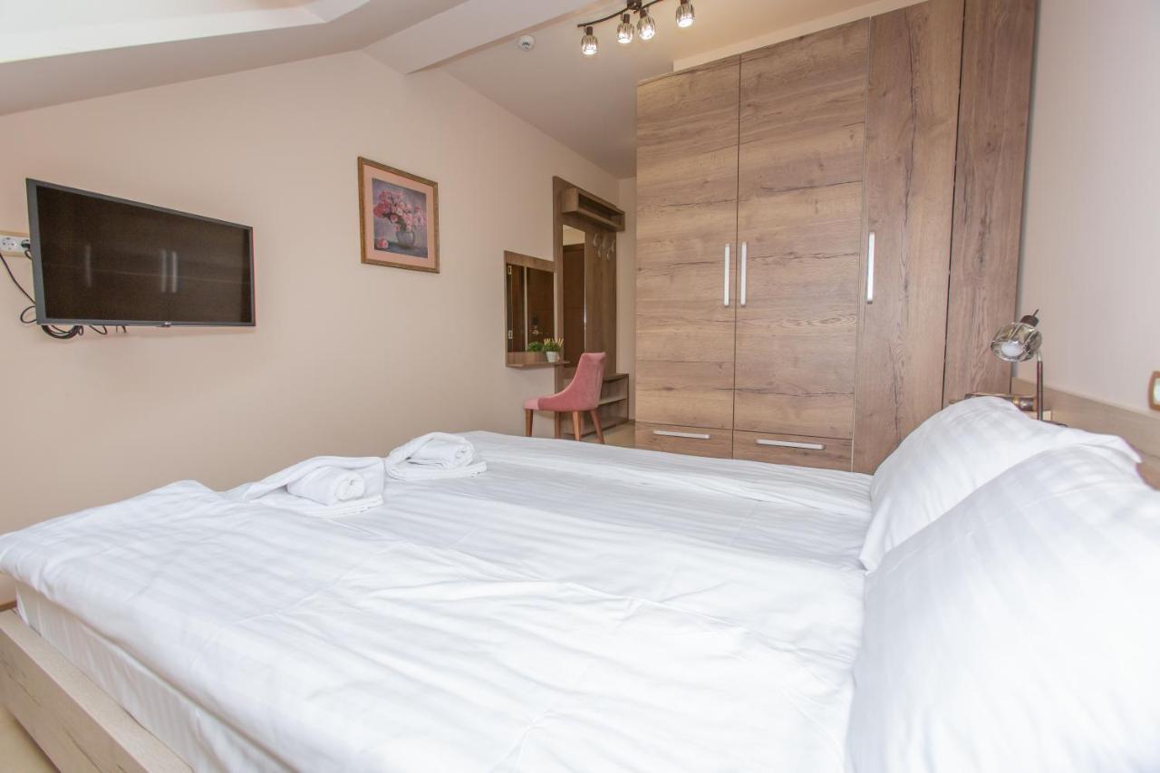 Harizma 013 Aparthotel Kovin Bagian luar foto