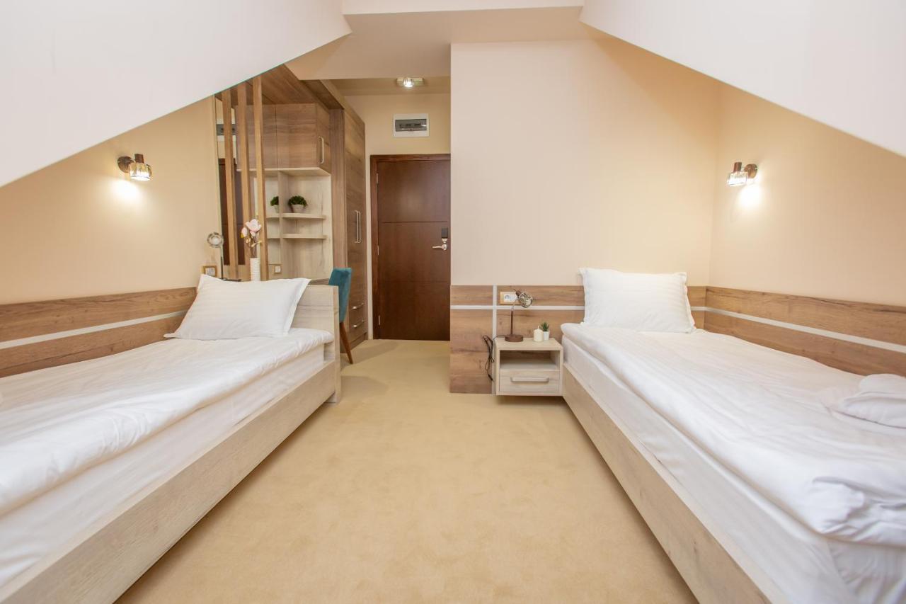 Harizma 013 Aparthotel Kovin Bagian luar foto